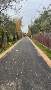 В этом году в нашем поселке появилась еще одна асфальтированная дорога